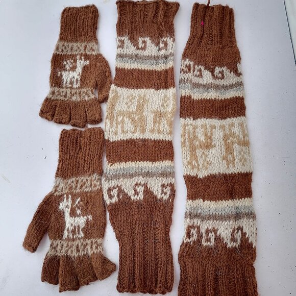 Set of Leg Warmers and Gloves Knitted in Alpaca Wool. - Picture 1 of 7